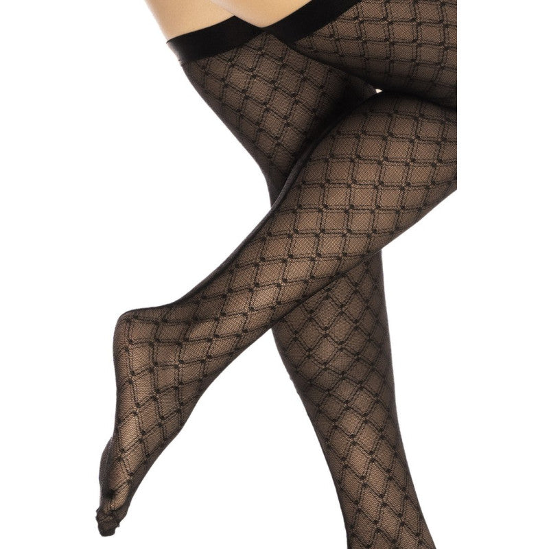 Détail du motif géométrique des bas noirs transparents