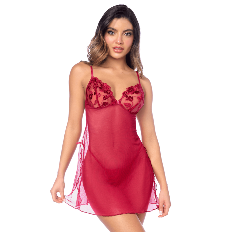 Babydoll rouge transparent avec dentelle porté de face
